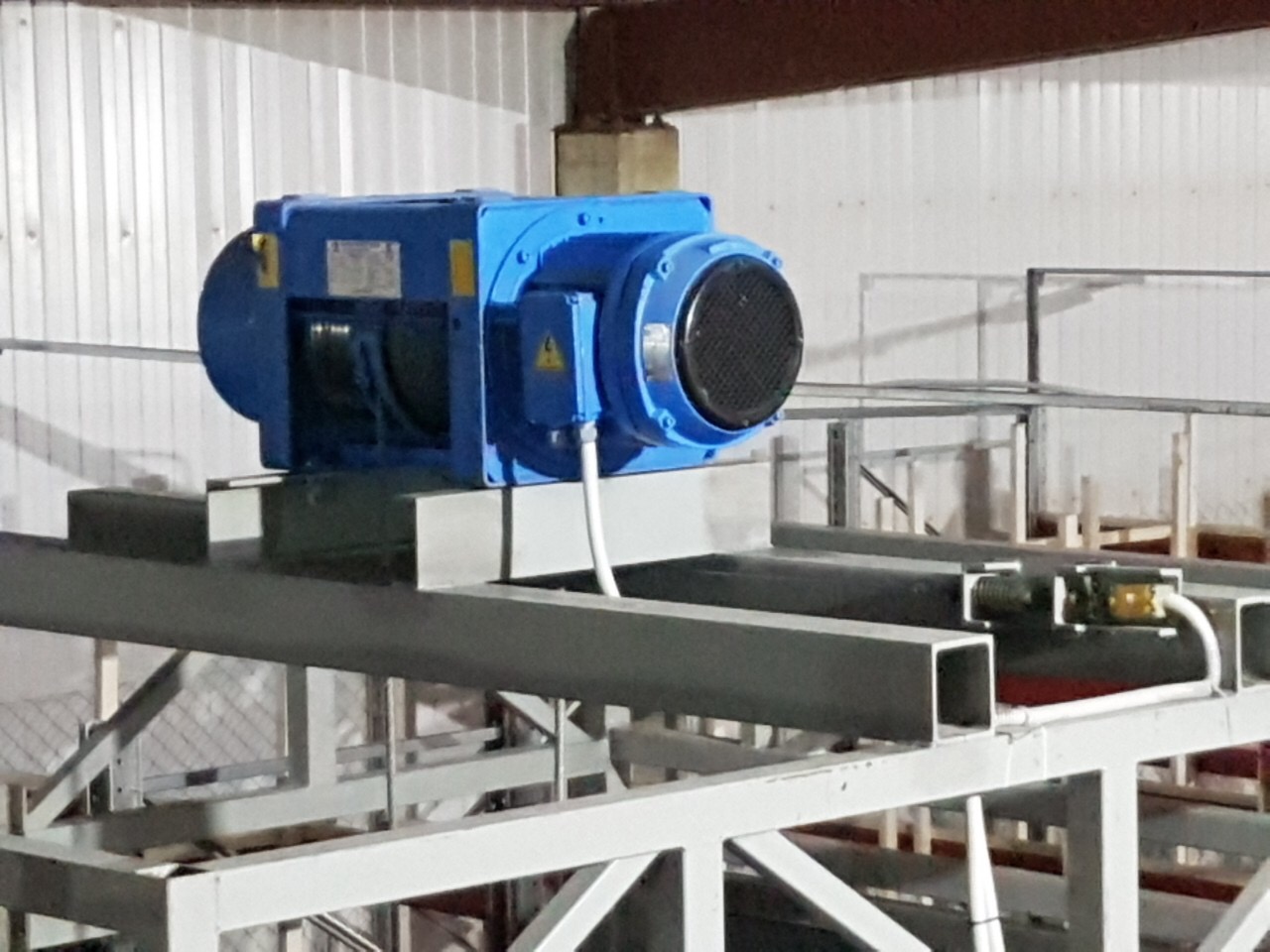 Подъемник в металлокаркасной шахте, 1500 кг, Ростов-на-Дону