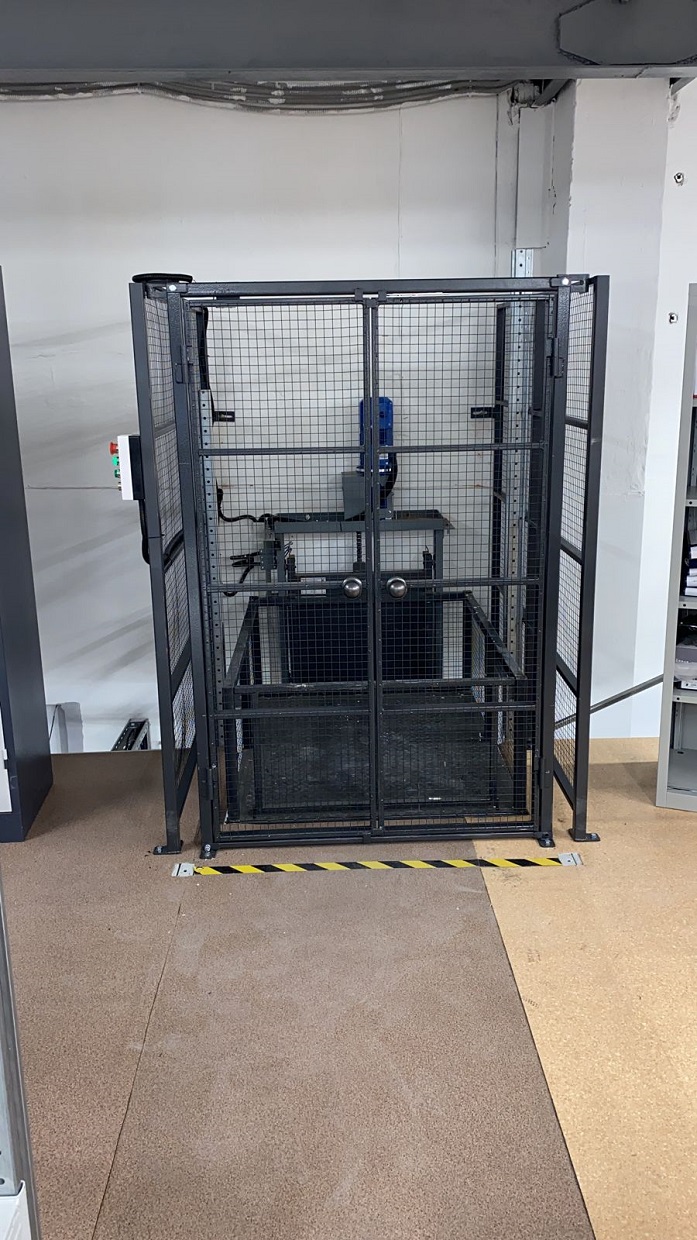 Мачтовый цепной подъемник, 300 кг в Екатеринбурге