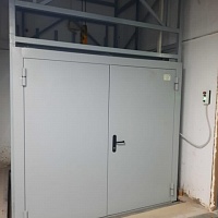 Грузовой подъёмник в металлокаркасной шахте, на 2 остановки, 1000 кг, Курган