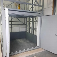 Грузовой подъёмник в металлокаркасной шахте, на 2 остановки, 1000 кг, Курган