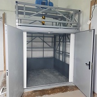 Грузовой подъёмник в металлокаркасной шахте, на 2 остановки, 1000 кг, Курган