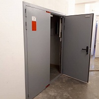 Грузовой подъемник в готовой шахте, 2000 кг, Ангарск